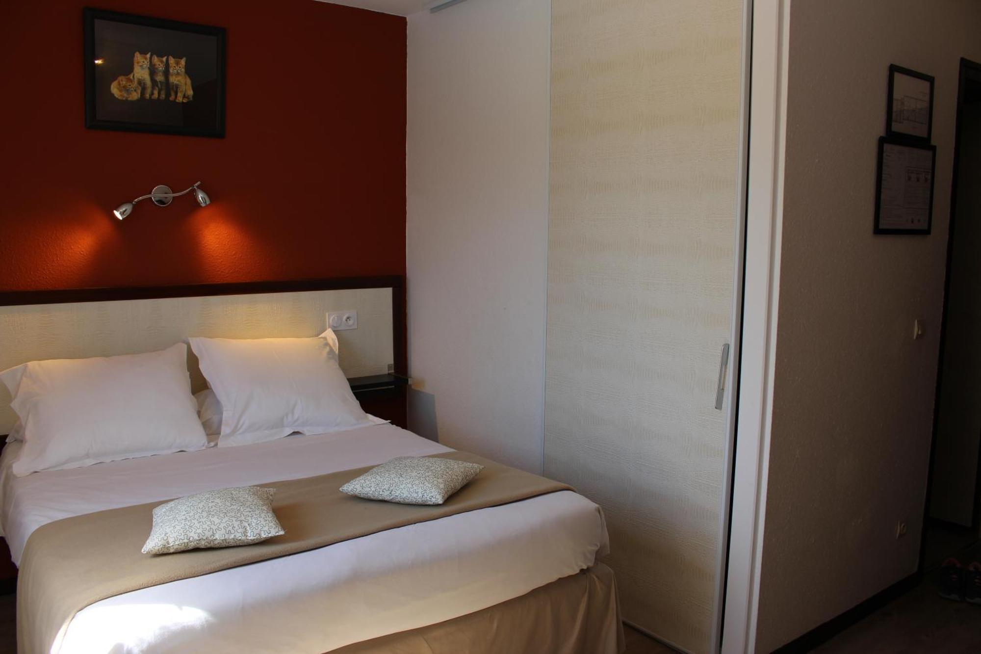 Hotel Les Gabarres Tour-de-Faure 외부 사진