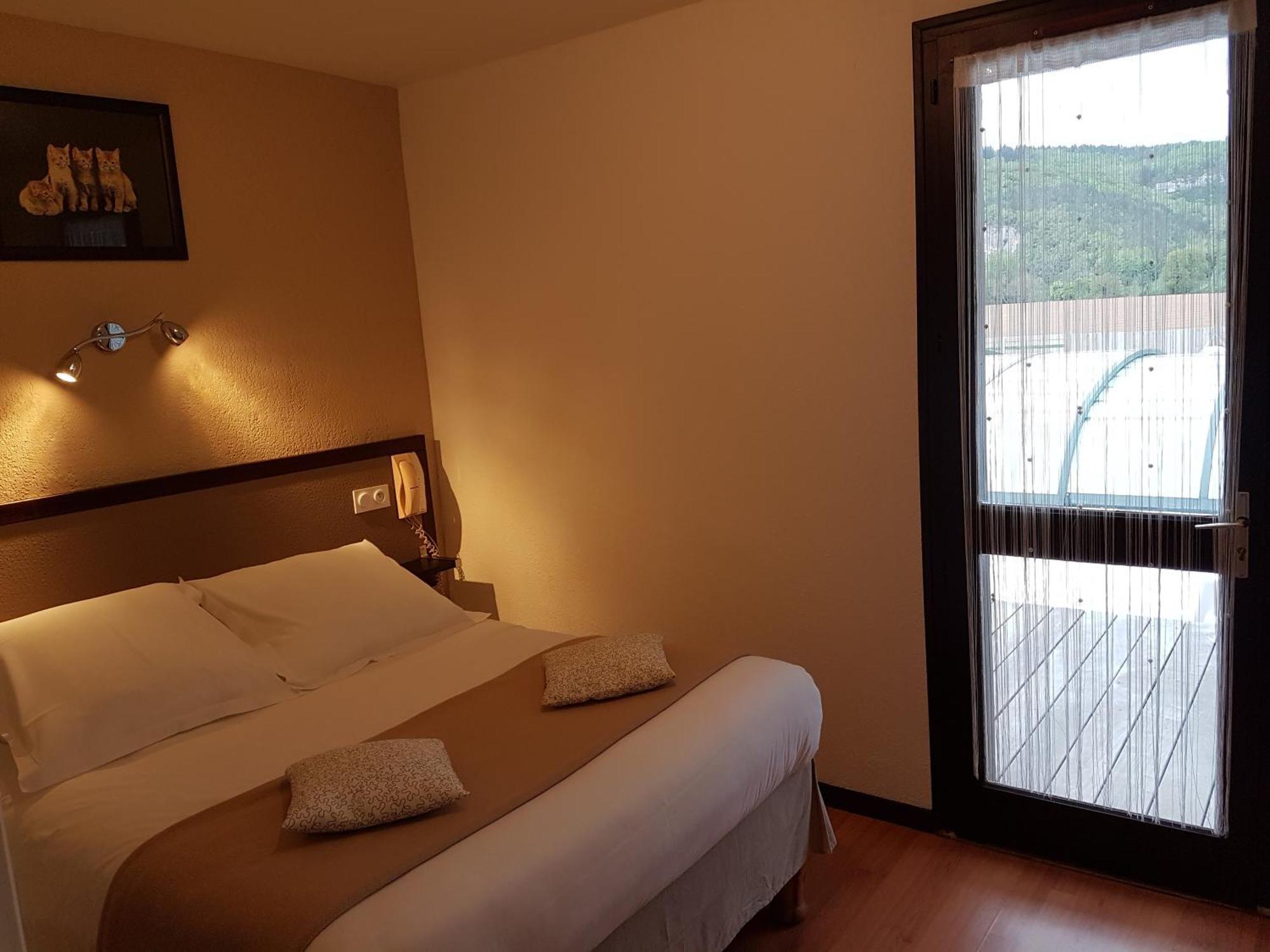 Hotel Les Gabarres Tour-de-Faure 객실 사진