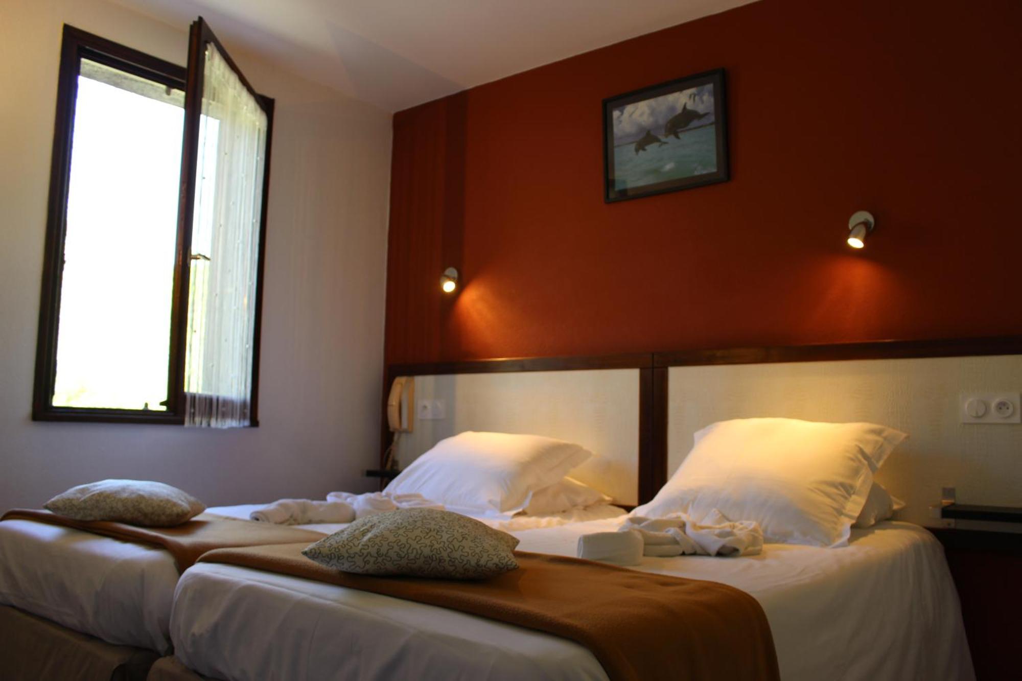 Hotel Les Gabarres Tour-de-Faure 객실 사진
