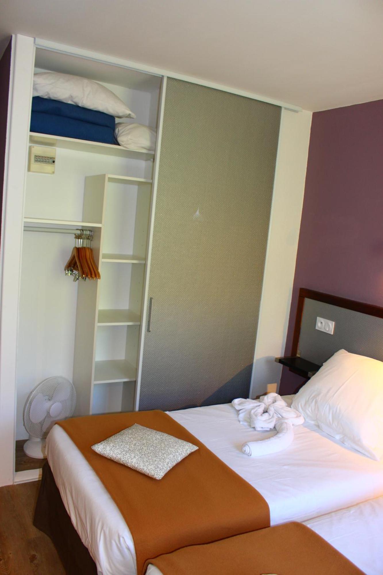Hotel Les Gabarres Tour-de-Faure 객실 사진