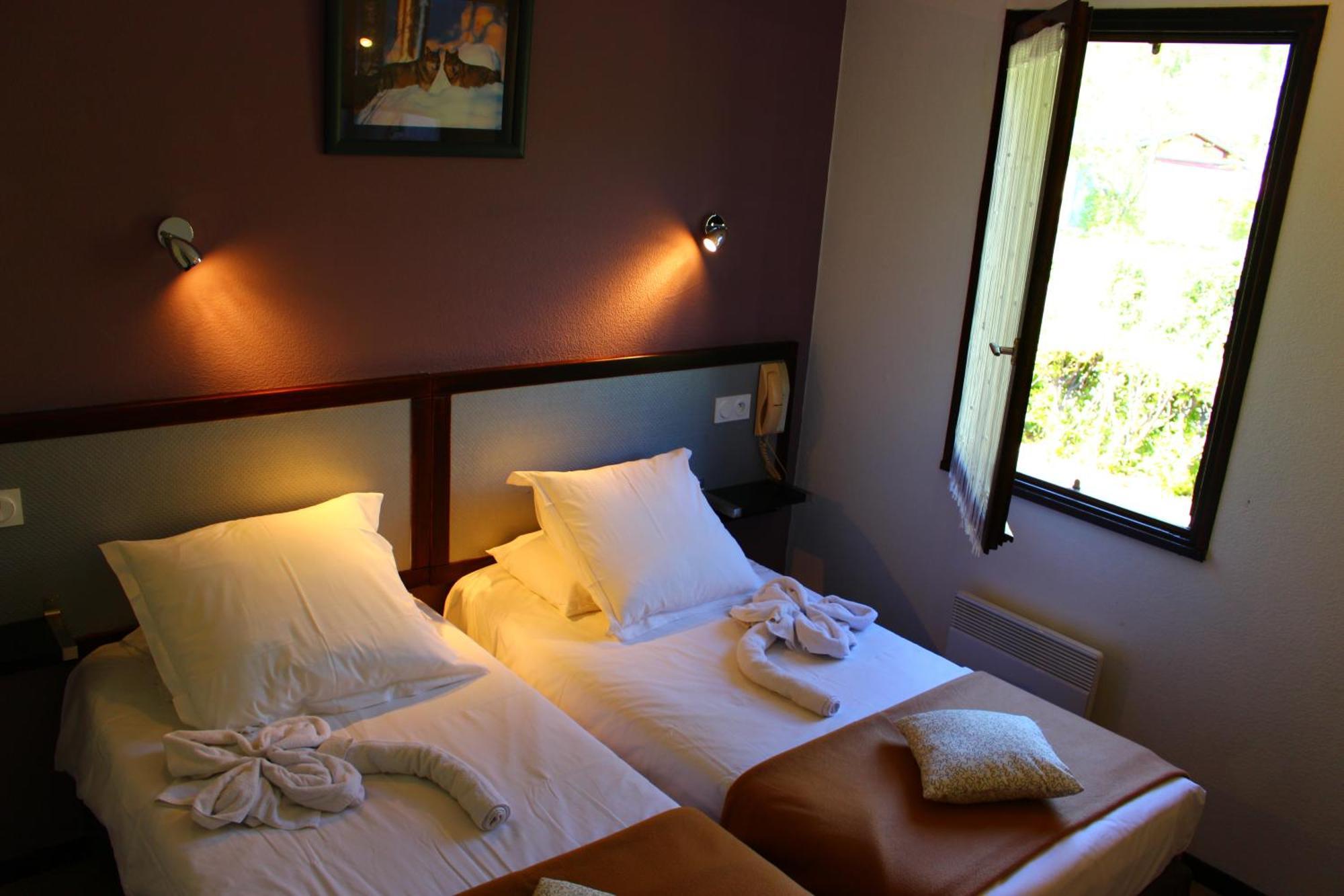 Hotel Les Gabarres Tour-de-Faure 객실 사진