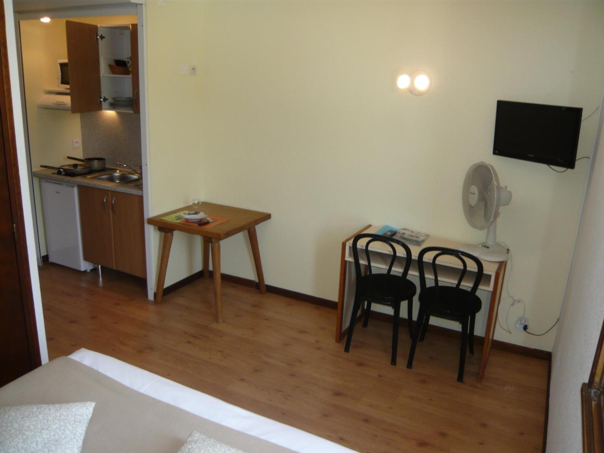 Hotel Les Gabarres Tour-de-Faure 객실 사진